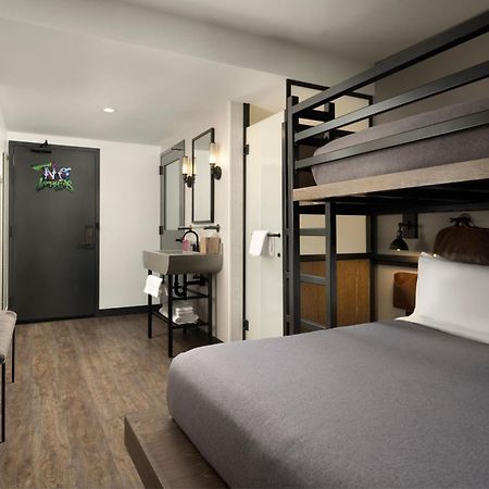 Moxy Chicago Downtown Hotel Екстериор снимка
